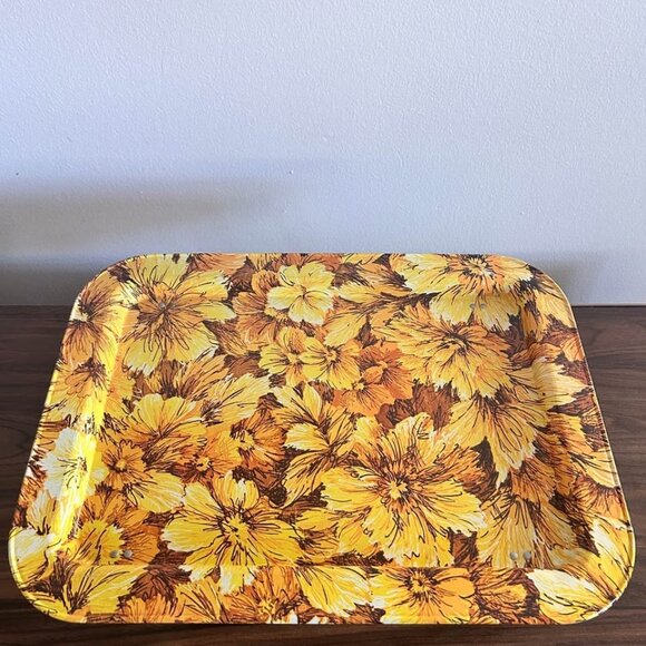 Vintage 1970s MCM Hippie Cottagecore Floral Metal TV Snack Tray with Folding Leg - Picture 3 of 10